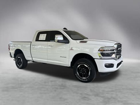 Used 2026 RAM 2500 Laramie AWD/4WD image 2