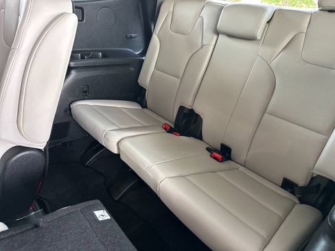 Certified 2025 Kia Telluride S FWD image 19