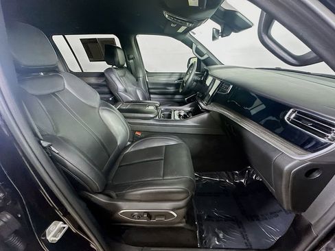 Used 2022 Jeep Wagoneer Series II image 12