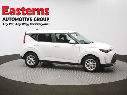 Used 2025 Kia Soul LX w/ LX Technology Package FWD image 46