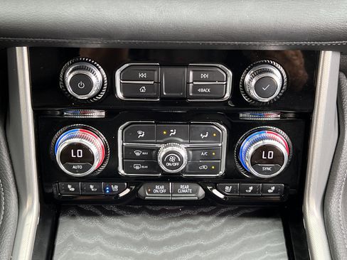 Used 2021 GMC Yukon Denali AWD/4WD image 34