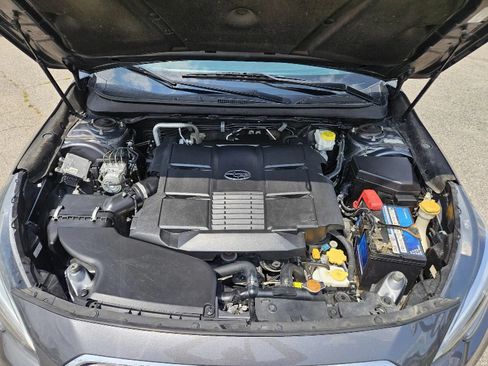 Used 2018 Subaru Outback 3.6R Limited AWD/4WD image 10