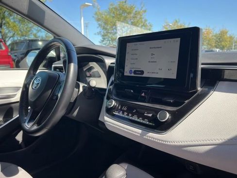 Used 2024 Toyota Corolla SE image 30