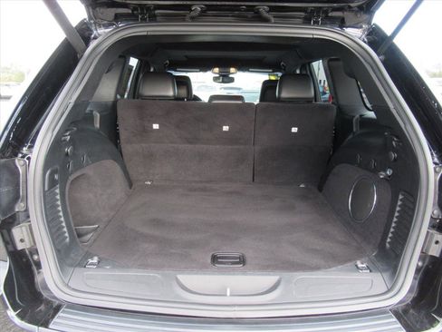 Used 2017 Jeep Grand Cherokee Altitude image 28