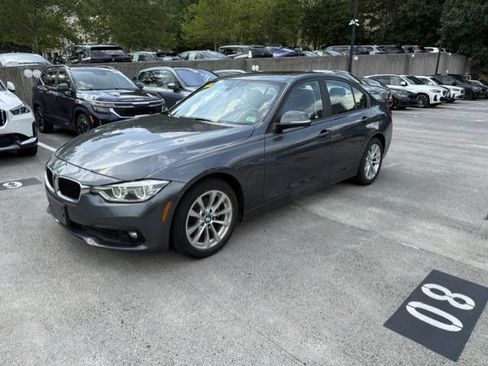 Used 2017 BMW 320i xDrive Sedan AWD/4WD image 1