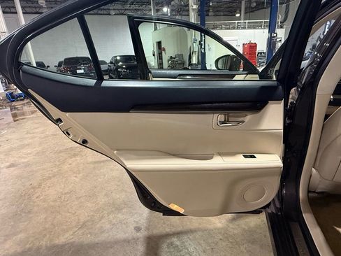 Used 2013 Lexus ES 350 w/ Premium Pkg image 23