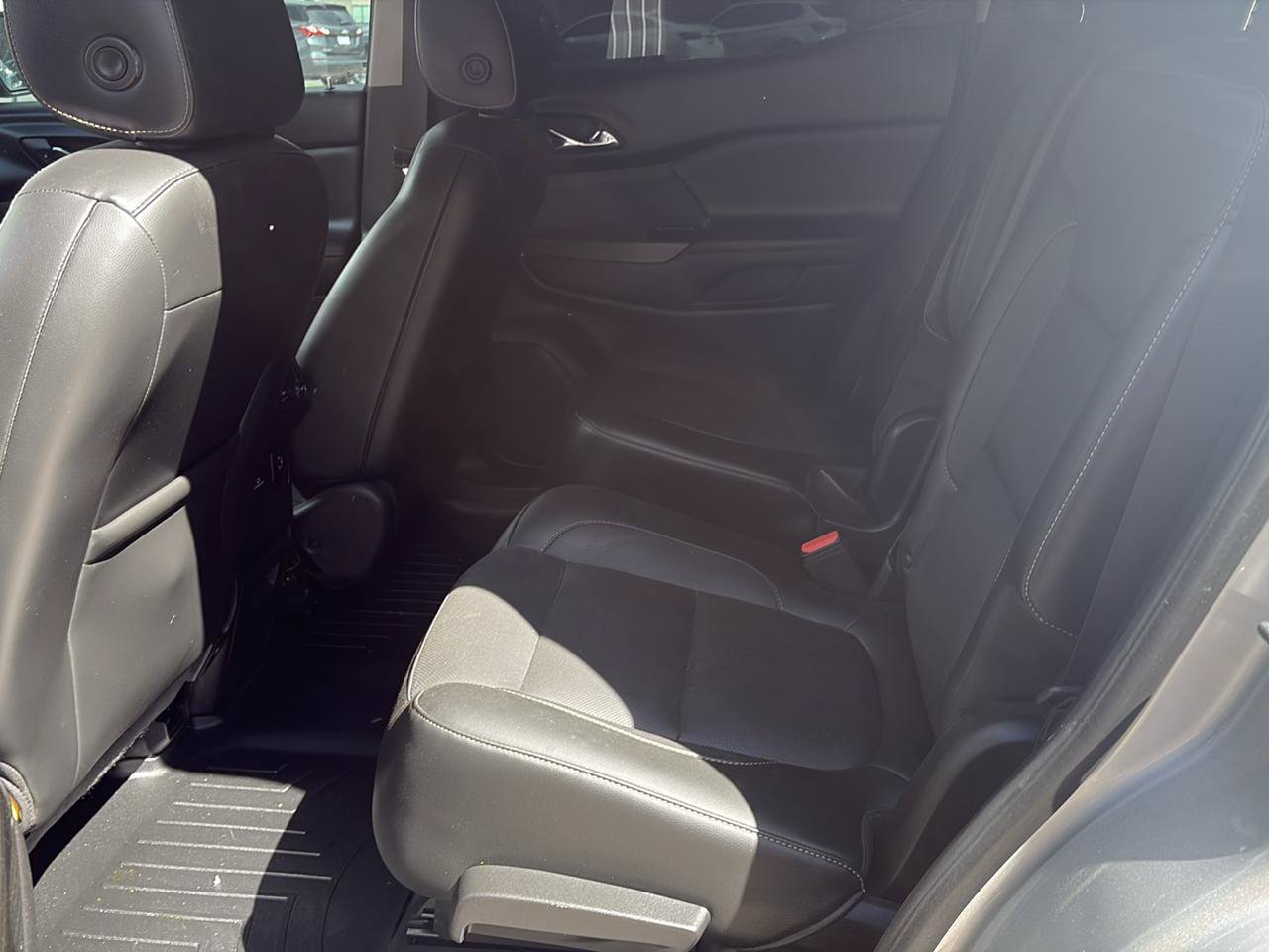 Used 2017 GMC Acadia SLT FWD image 13