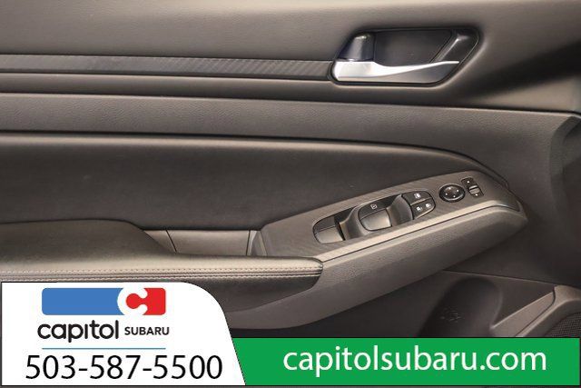 Used 2025 Nissan Altima 2.5 SV FWD image 10