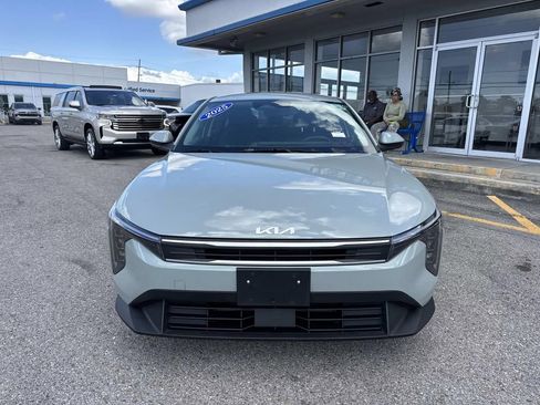 Used 2025 Kia K4 FWD image 2
