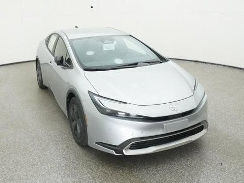 New 2026 Toyota Prius Plug-In Hybrid FWD image 13