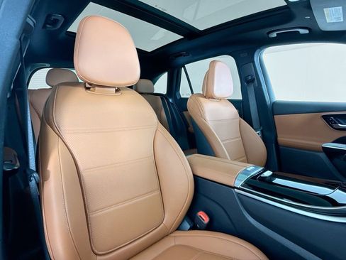 Used 2025 Mercedes-Benz GLC 350e 4MATIC image 14