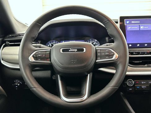 Used 2025 Jeep Compass Limited AWD/4WD image 11