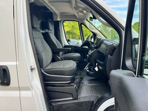 Used 2025 RAM ProMaster 2500 w/ U-Haul Equipment Group FWD image 20
