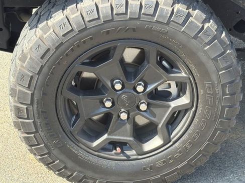 Used 2022 Jeep Gladiator Sport AWD/4WD image 10