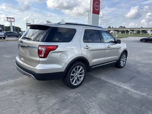 Used 2017 Ford Explorer Limited w/ Equipment Group 301A image 13