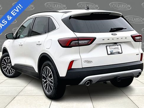 New 2026 Ford Escape SE w/ Class II Trailer Tow Package FWD image 3