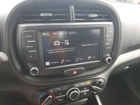 Used 2025 Kia Soul LX w/ LX Technology Package image 18