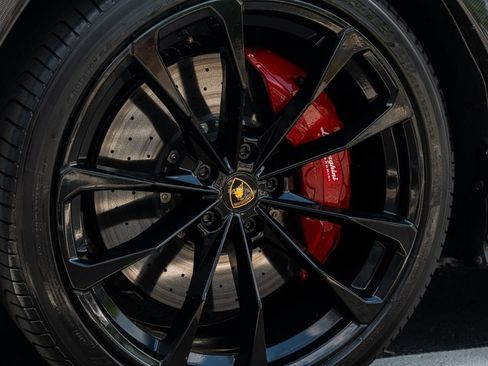 Used 2019 Lamborghini Urus AWD/4WD image 24