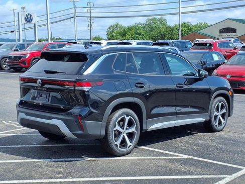 New 2025 Volkswagen Tiguan SE image 7