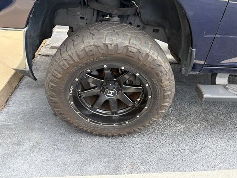 Certified 2019 RAM 1500 Classic SLT AWD/4WD image 3
