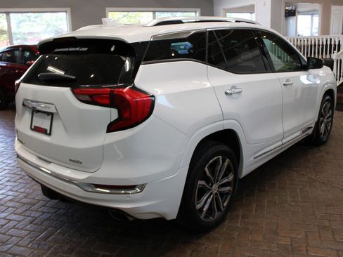 Used 2018 GMC Terrain Denali w/ GMC Pro Grade Package AWD/4WD image 11