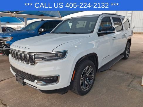 Used 2024 Jeep Wagoneer L Series II w/ Flexible Seating Group image 4