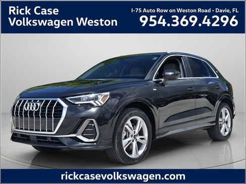 Used 2023 Audi Q3 2.0T Premium w/ Convenience Package AWD/4WD image 1