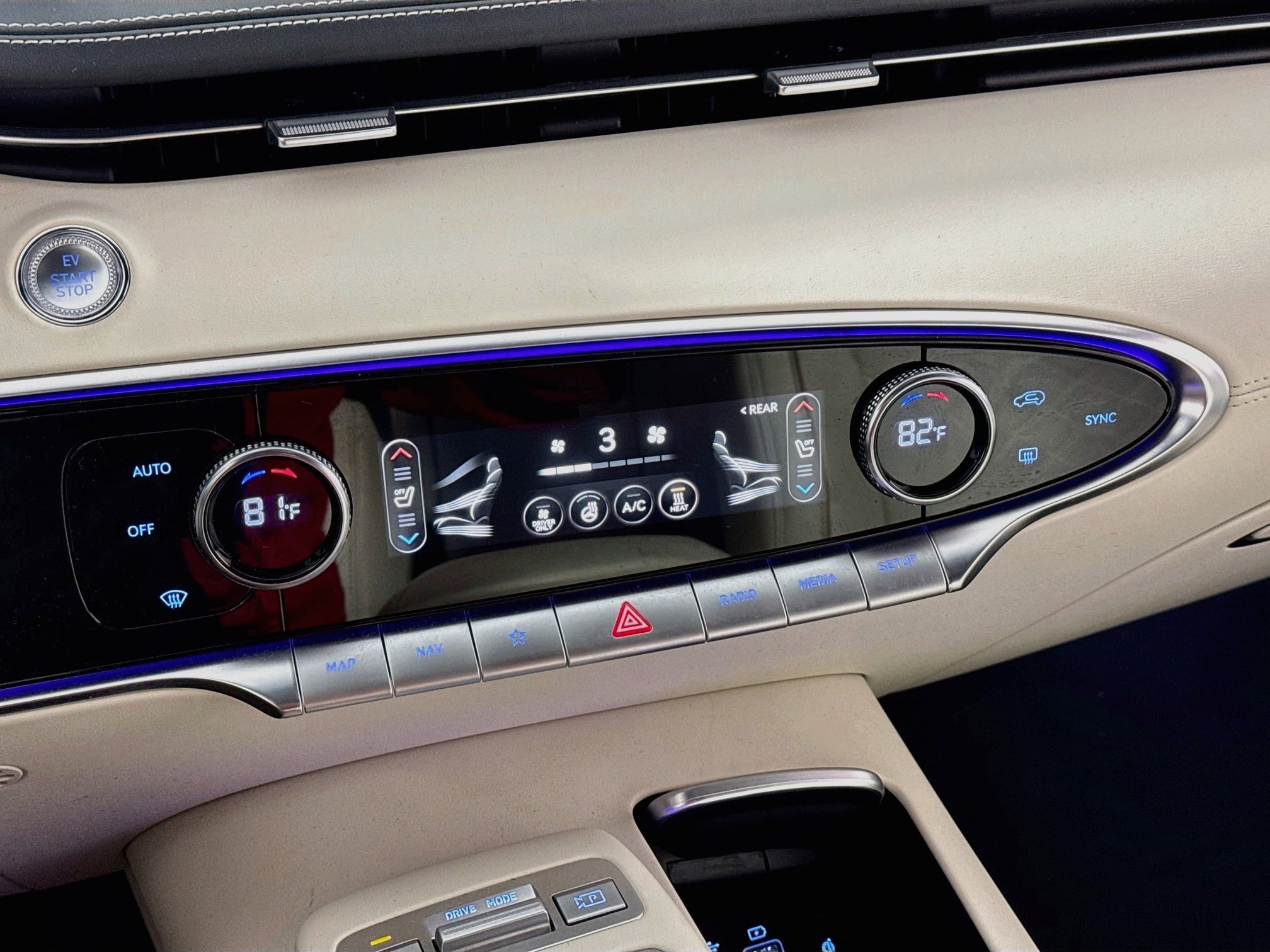Used 2025 Genesis Electrified GV70 w/ Prestige Package AWD/4WD image 19