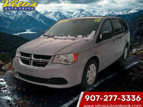 Used 2018 Dodge Grand Caravan SE w/ UConnect Hands-Free Group image 1