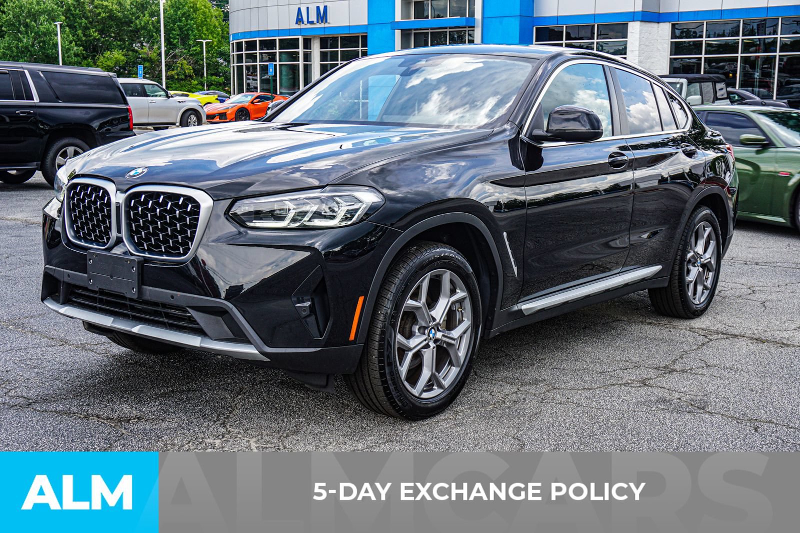 Used 2025 BMW X4 xDrive30i AWD/4WD image 4