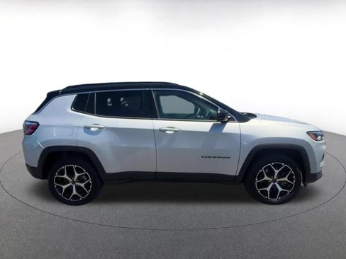 Used 2025 Jeep Compass Limited AWD/4WD image 16