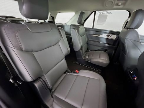 New 2026 Ford Explorer Active w/ Active Comfort Package image 17