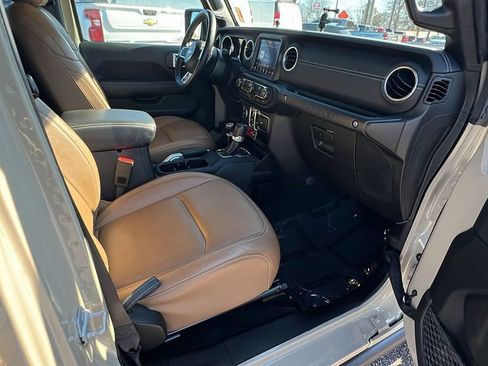 Used 2022 Jeep Wrangler Unlimited Rubicon 4xe w/ Cold Weather Group image 16