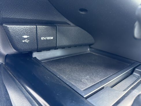 Used 2018 Toyota Camry SE image 15