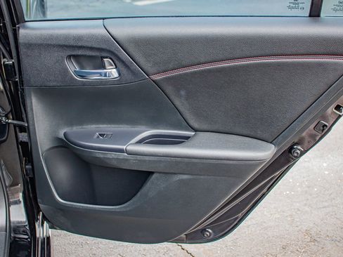 Used 2017 Honda Accord Sport Special Edition image 18