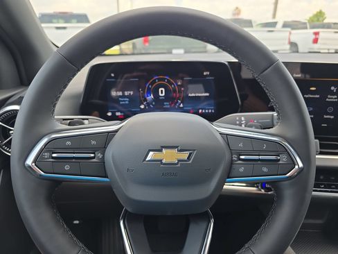 New 2026 Chevrolet Equinox LT w/ Convenience Package II FWD image 18