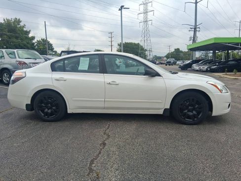 Used 2010 Nissan Altima 2.5 S FWD image 4