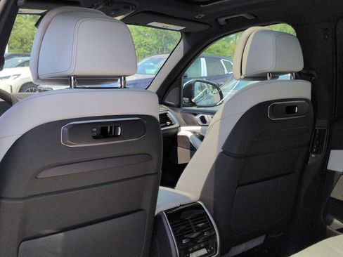 New 2026 BMW X5 xDrive40i w/ Executive Package AWD/4WD image 19