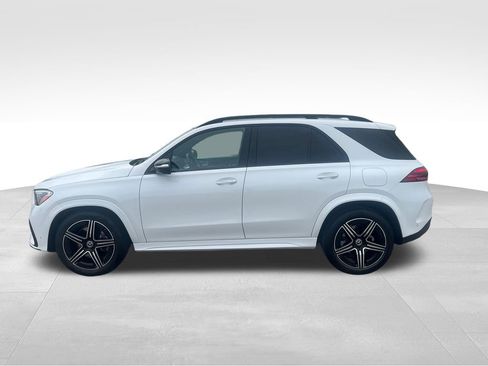 Used 2025 Mercedes-Benz GLE 450e 4MATIC image 2