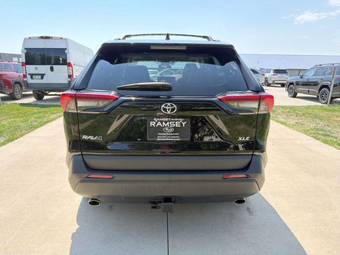 Used 2023 Toyota RAV4 XLE Premium FWD image 5