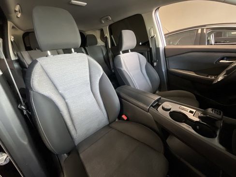 Used 2021 Nissan Rogue SV image 19