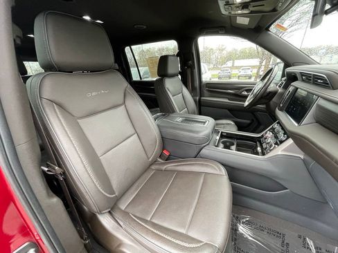 Used 2022 GMC Yukon XL Denali image 32