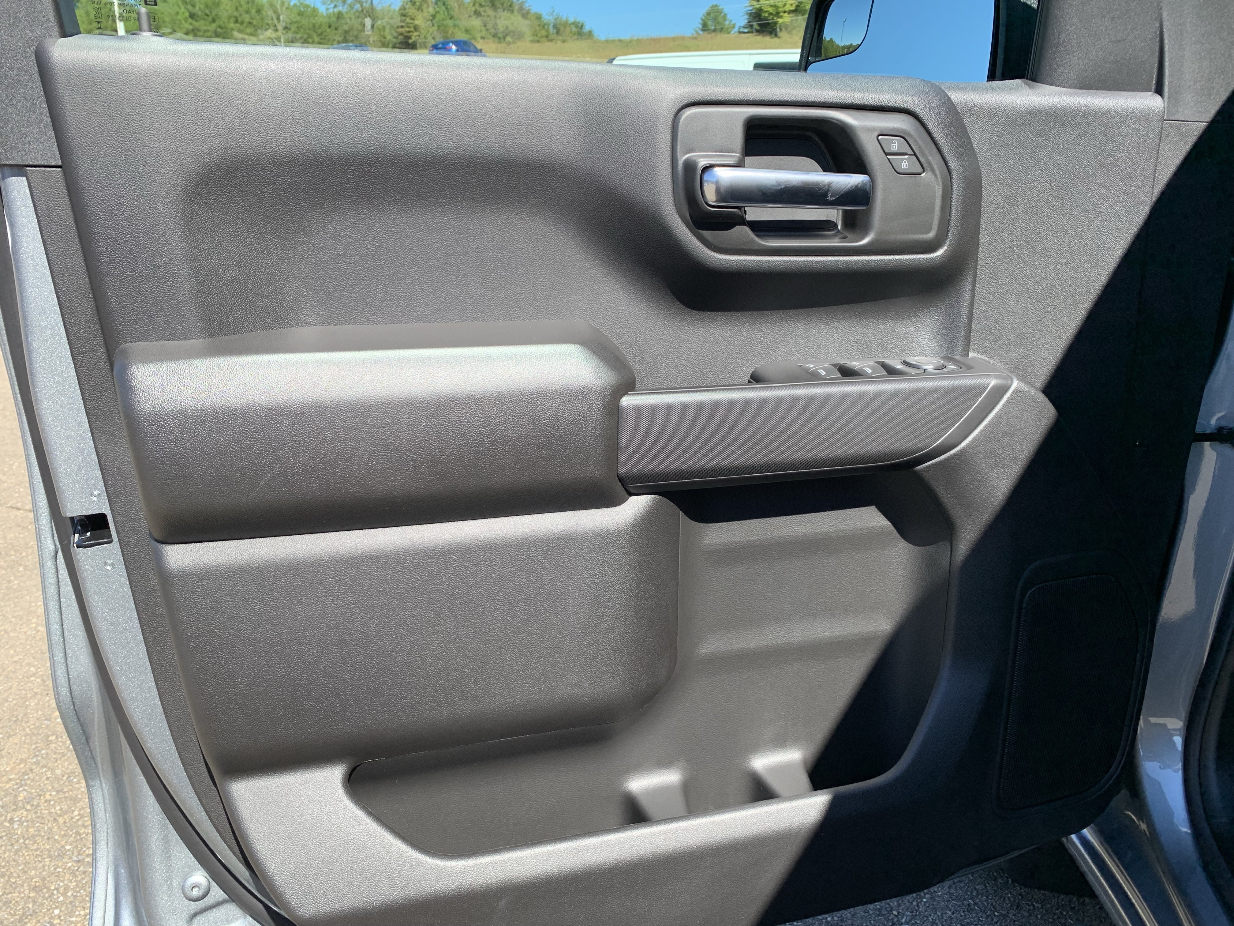 New 2026 Chevrolet Silverado 1500 Custom w/ Turbomax Blackout Package AWD/4WD image 8