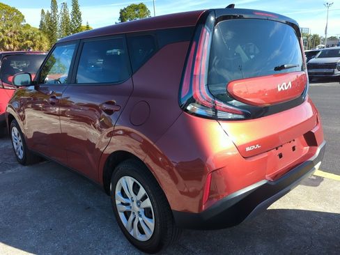 Certified 2024 Kia Soul LX image 11