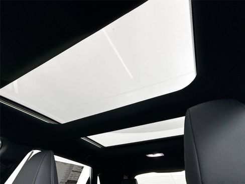 New 2025 Toyota bZ4X AWD image 18