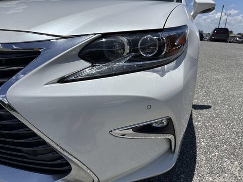 Used 2017 Lexus ES 350 w/ Premium Package FWD image 9
