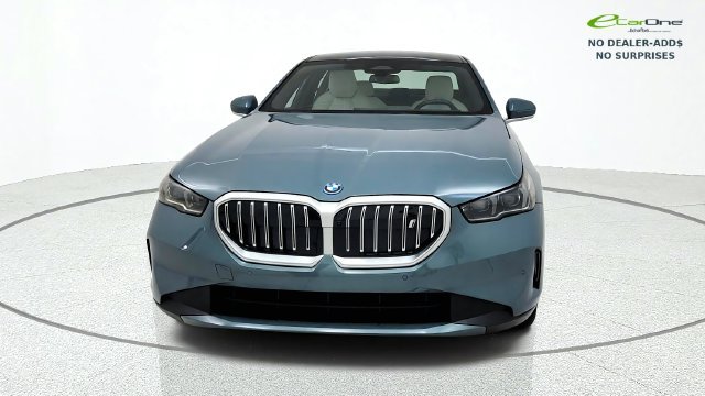 Used 2026 BMW i5 eDrive40 AWD/4WD image 2