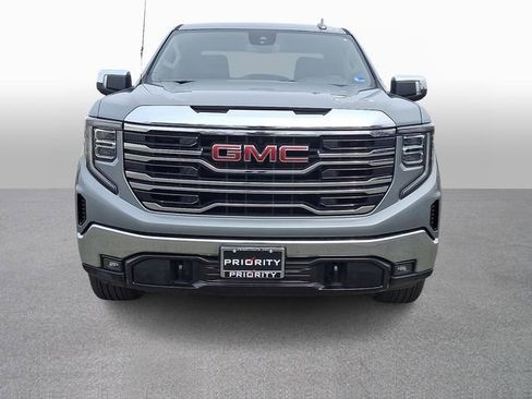 Used 2025 GMC Sierra 1500 SLT image 2
