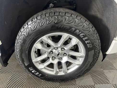 Used 2022 Chevrolet Silverado 1500 RST w/ Z71 Off-Road Package AWD/4WD image 35