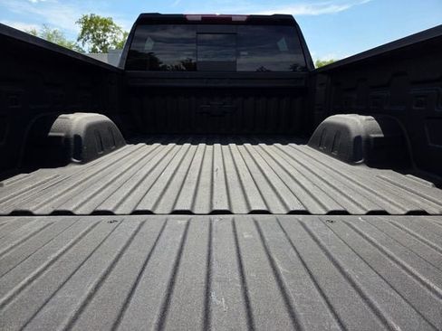 Used 2025 Chevrolet Silverado 1500 LT w/ Leather Package AWD/4WD image 16